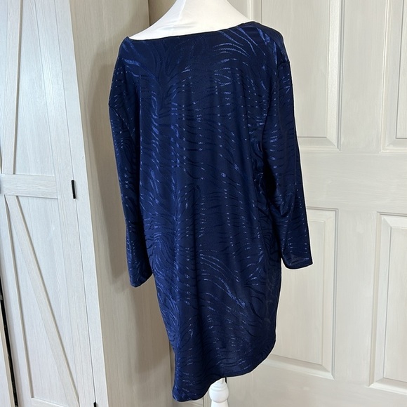 Chicos EASYWEAR Navy Textured Slinky Stretch Tunic Top Hi Low Sz 3 - Picture 4 of 9